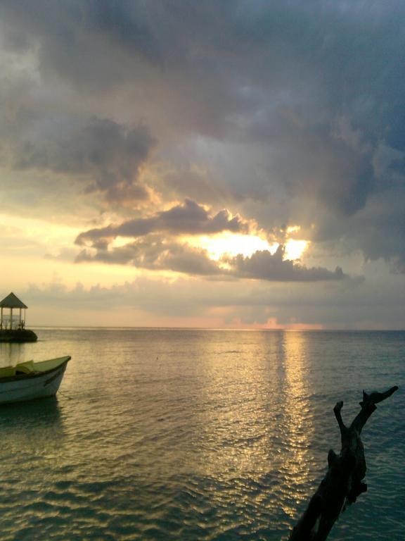Shades Cottage Guesthouse Blue Hole Εξωτερικό φωτογραφία
